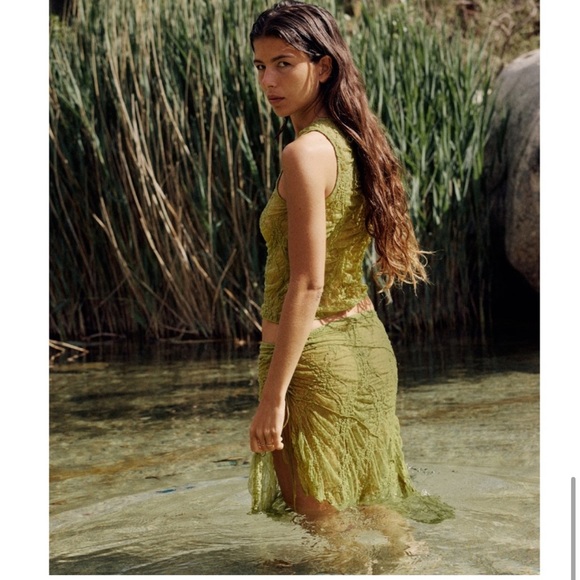 Green Lace Skirt Set (RARE) - Picture 8 of 9